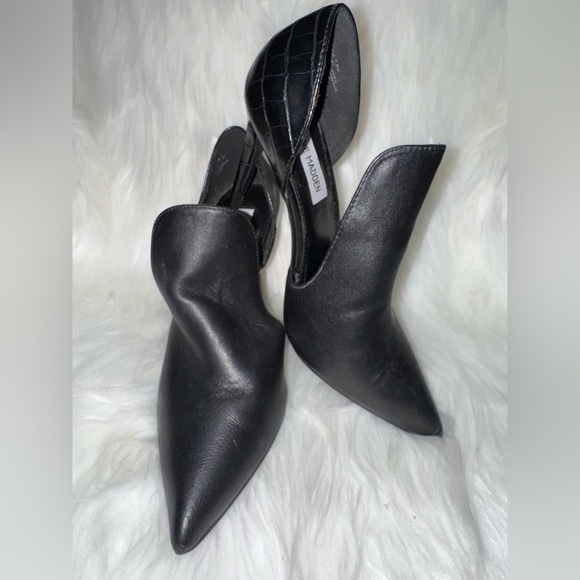 Steve Madden Black Flats Sleek Minimalist Design - Picture 4 of 8